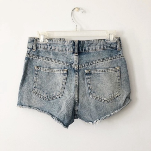 BRAND NEW TopShop Moto Denim Shorts - Picture 3 of 4
